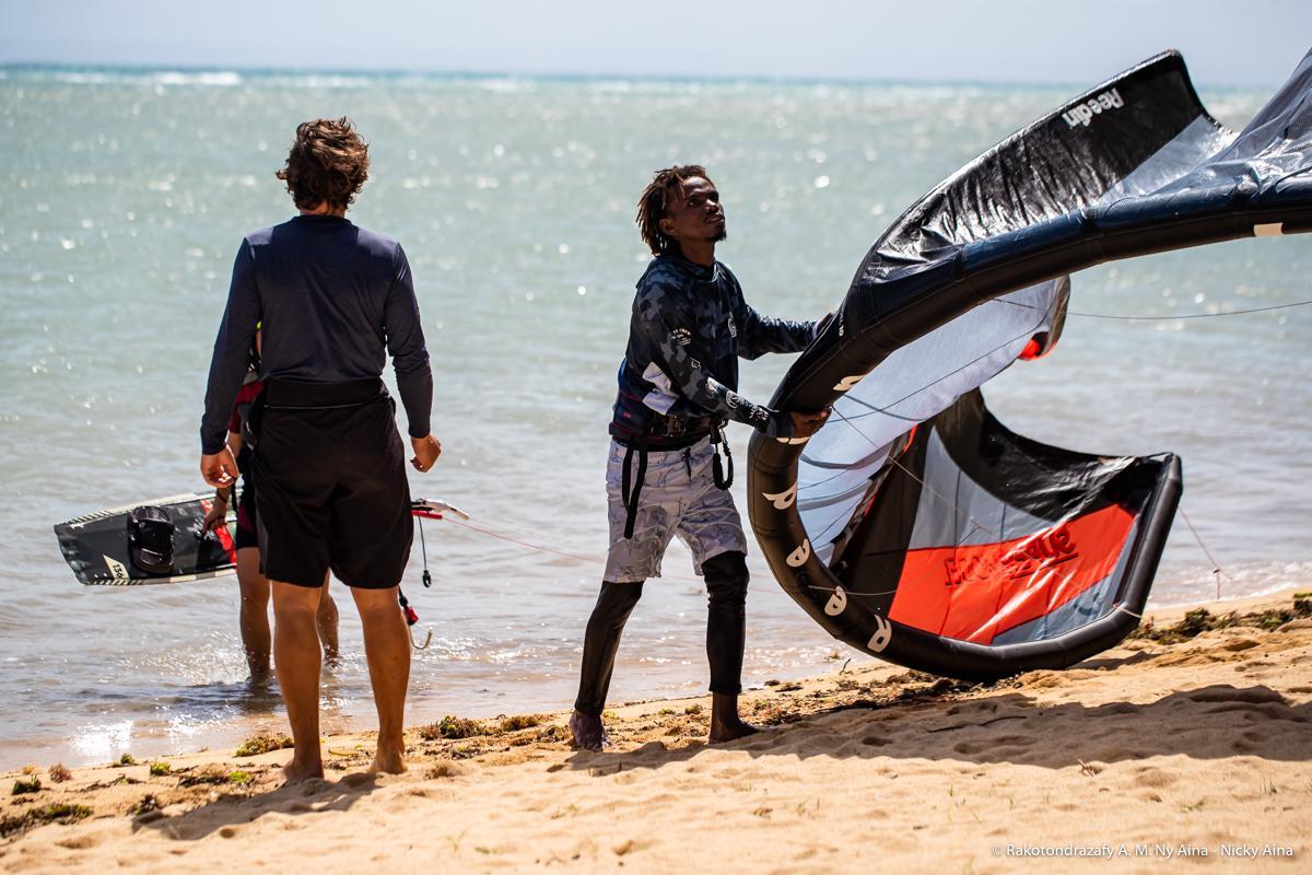 Session de kitesurf à la Baie de Sakalava